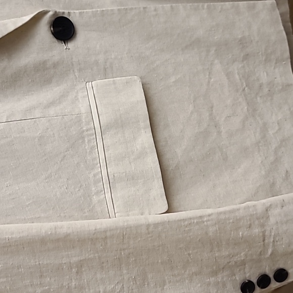 Women's Blazer - Picture 4 of 5